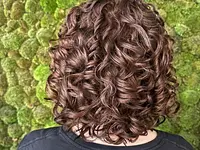 Andrea Giorgio Hair Salon – Cliquez pour agrandir l’image 11 dans une Lightbox