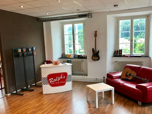 Ralph's Guitar Lounge & Repair GmbH - cliccare per ingrandire l’immagine 3 in una lightbox