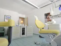 Cabinet de Médecine dentaire - cliccare per ingrandire l’immagine 8 in una lightbox