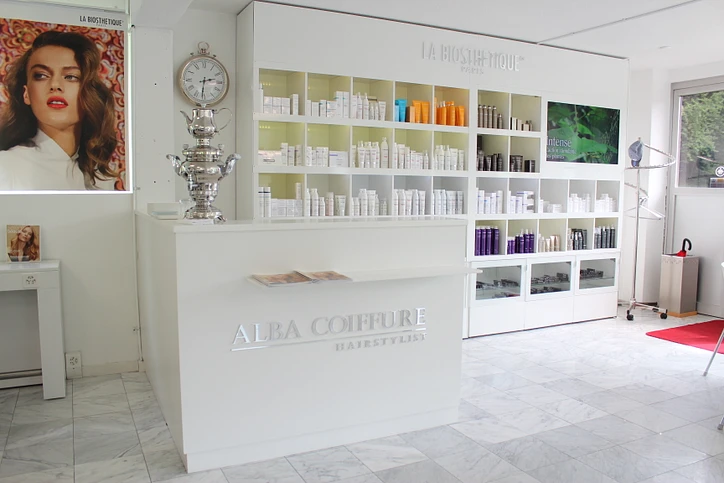 Alba Coiffure, espace boutique - de soins cheveux et cuir chevelu de la marque haut de gamme La Biosthétique