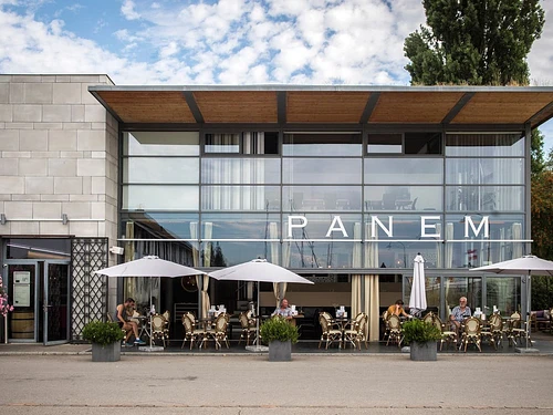 Restaurant Panem – cliquer pour agrandir l’image panoramique