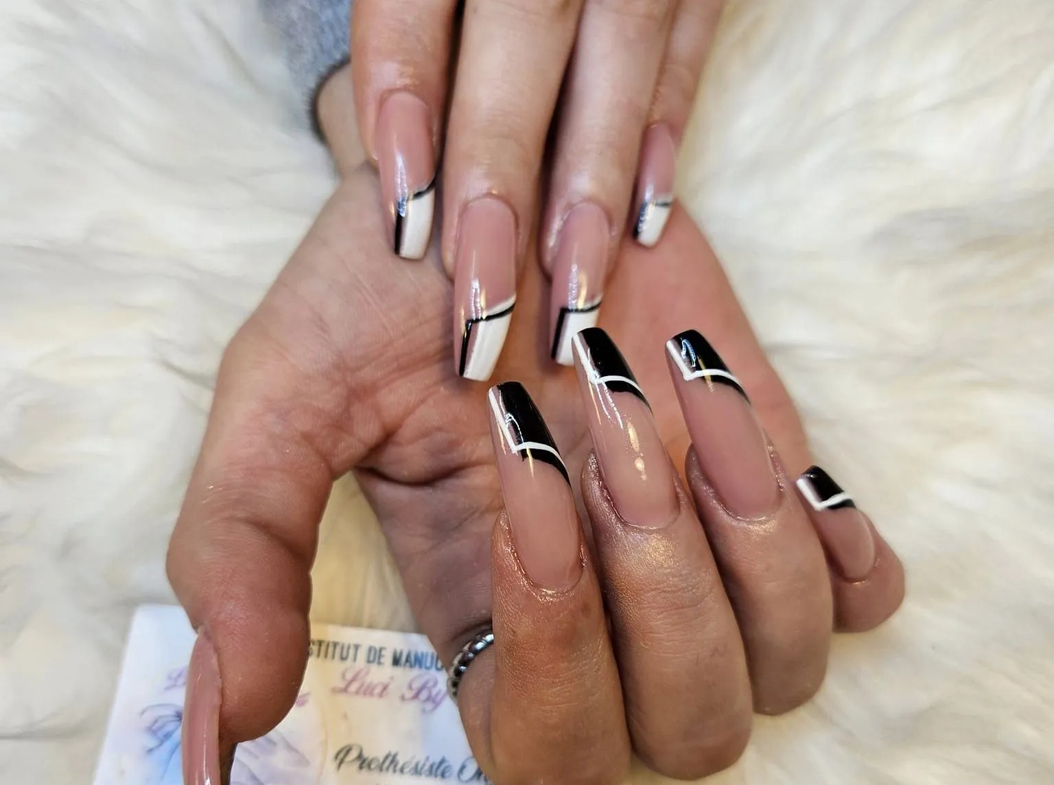 Luci_by_nails