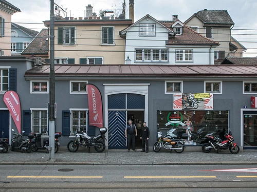 Moto Taiana Honda Zürich - Klicken, um das Panorama Bild vergrössert darzustellen