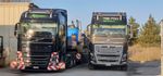 Un parc de véhicules de transport complet
