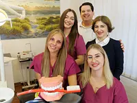 Zahnarztpraxis Lächeln und Beissen | Zahnarzt Herisau - Klicken Sie, um das Bild 1 in einer Lightbox vergrössert darzustellen