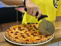 Pizza Fly - Klicken Sie, um das Bild 1 in einer Lightbox vergrössert darzustellen
