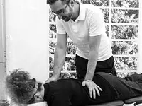 Pietro Inglese Massage – Cliquez pour agrandir l’image 1 dans une Lightbox