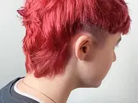 Salone On Hair - Klicken Sie, um das Bild 1 in einer Lightbox vergrössert darzustellen