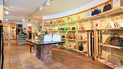 Una prospettiva di interno dello Shop Aigner in Ascona - Ticino