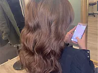 Ajlo's Hair & Beauty Salon – Cliquez pour agrandir l’image 13 dans une Lightbox