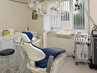 Zahnarztpraxis Erlenbach AG - Patrik und Alexandra ALBERT - Klicken Sie, um das Bild 8 in einer Lightbox vergrössert darzustellen