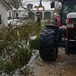 Évacuation d'un arbre cassé suite au forte chute de neige de ce printemps