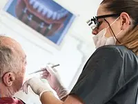 Zahnarztpraxis Spiez AG - Klicken Sie, um das Bild 4 in einer Lightbox vergrössert darzustellen