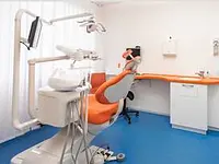 Les dentistes de la fontaine - Klicken Sie, um das Bild 1 in einer Lightbox vergrössert darzustellen
