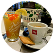 Cafè und Orangensaft