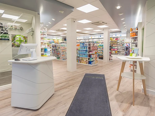 Pharmacieplus du Bourg Marin SA – click to enlarge the panorama picture