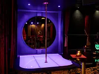 RED LIPS | Strip Club | Cabaret | Night Club - cliccare per ingrandire l’immagine 11 in una lightbox