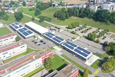 Toitures photovoltaïques des nouvelles halles du Marly Innovation Center (Marly, FR)