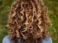 Andrea Giorgio Hair Salon - Klicken Sie, um das Bild 12 in einer Lightbox vergrössert darzustellen