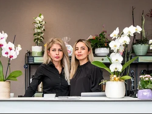 Prestige Hair Salon Cigdem – click to enlarge the panorama picture