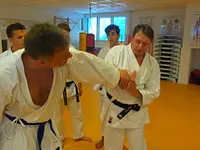 Shitokai Karateschule - Klicken Sie, um das Bild 12 in einer Lightbox vergrössert darzustellen