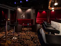 RED LIPS | Strip Club | Cabaret | Night Club – Cliquez pour agrandir l’image 8 dans une Lightbox