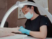 Lavish Nails and Lashes Maury