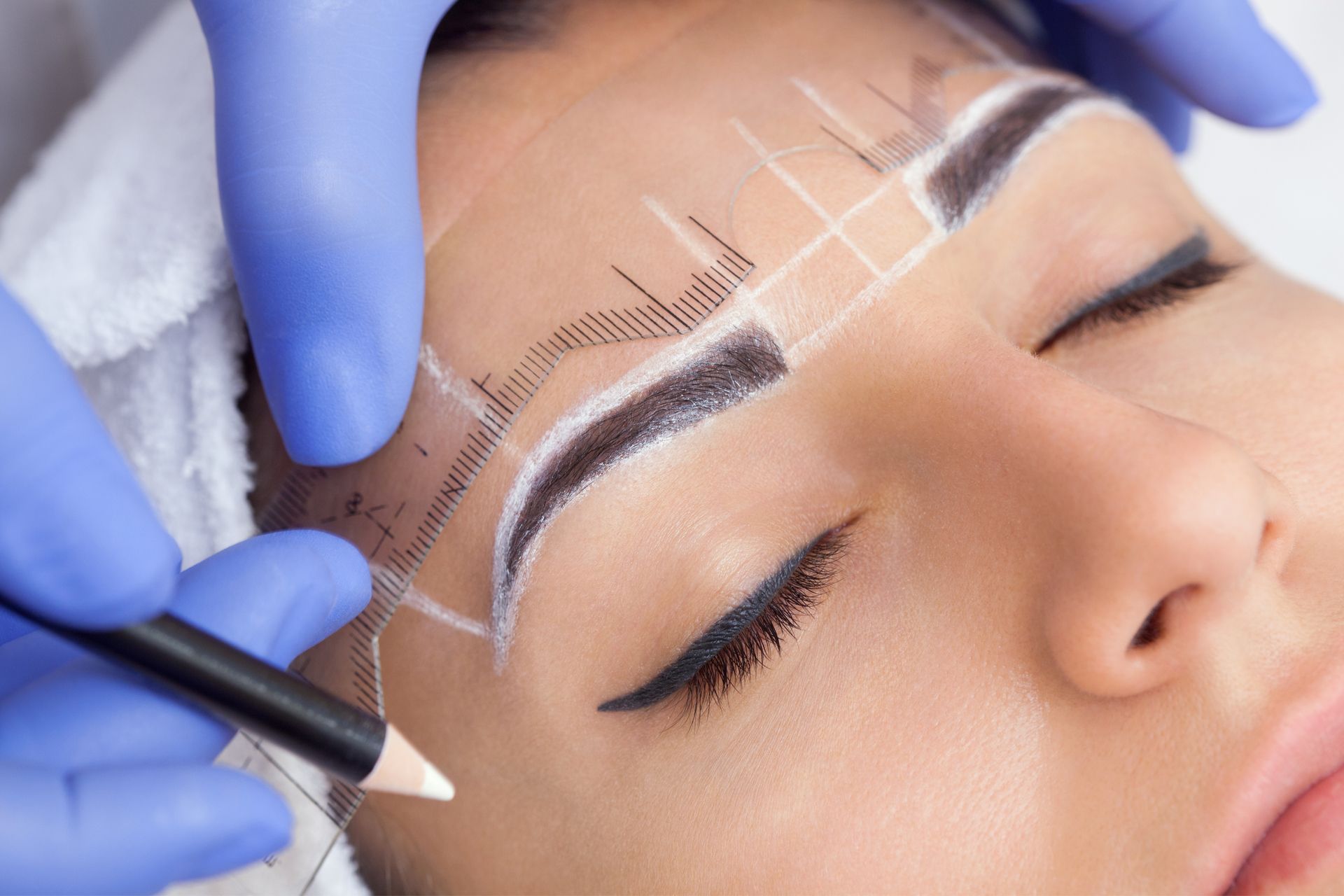 Microblading für Augenbrauen