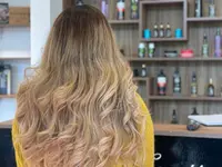 Meyrinos Salon Coiffure - Klicken Sie, um das Bild 10 in einer Lightbox vergrössert darzustellen