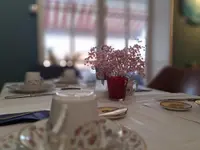 Café Three Ladies