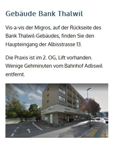 TherapieCentrum Sihltal, Albisstrasse 13, 2. OG, Parkplätze und Eingang auf der Rückseite des Gebäudes