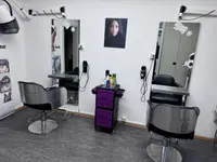 Black & White Coiffeur - Klicken Sie, um das Bild 1 in einer Lightbox vergrössert darzustellen