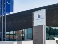 unit-design gmbh – studio für signaletik