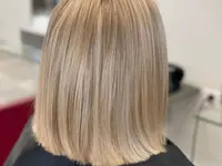 Gold Cut Coiffeur
