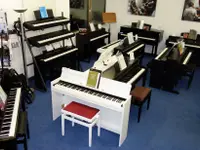 Centre Schmidt Pianos