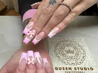 Queen Studio Academy