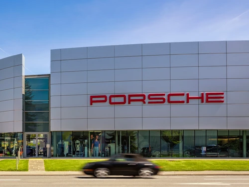 Centre Porsche Lausanne – cliquer pour agrandir l’image panoramique