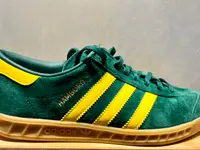 District 5 sneakerstore