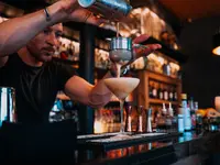 Cue Café Restaurant & Lounge Bar