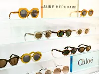 Burri Optik und Kontaktlinsen beim Bellevue in Zürich