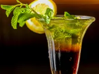 Moqa café bar, Nurcin Karatay