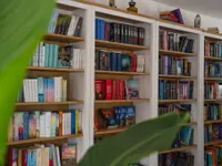Cozy Place | books & coffee