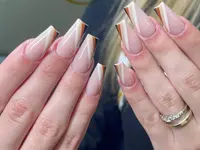 B.O.S.S Nails Uster