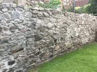 MONN KUNDENMAURER