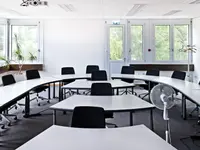 WISS Schulen für Wirtschaft Informatik Immobilien - Klicken Sie, um das Bild 1 in einer Lightbox vergrössert darzustellen