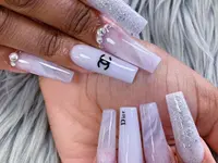 Real Nails Zurich - Nagelstudio - Gelnägel - Frenchnägel - Nägelstudio