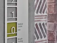 unit-design gmbh – studio für signaletik
