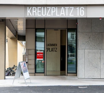 Optikergeschäft am Kreuzplatz