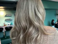 IUBA HAIRSTYLE