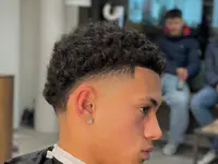 Gold Cut Coiffeur